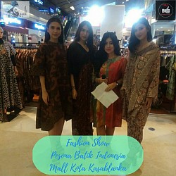 Fashion Show - Pesona Batik Indonesia